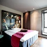 Ξενοδοχείο Comfort Square 4*