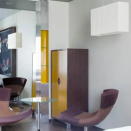 Comfort Square Отель 4*