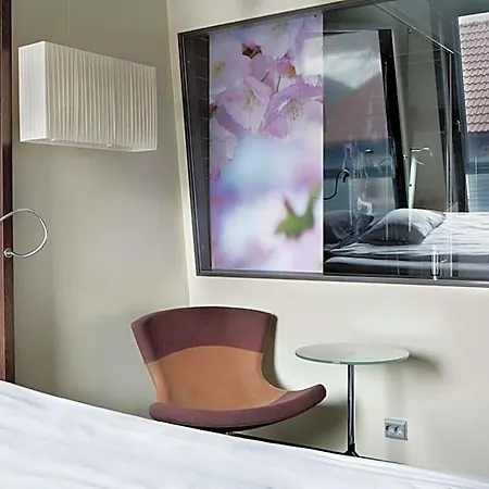Отель Comfort Square 4*