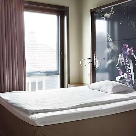 Comfort Square Отель 4*