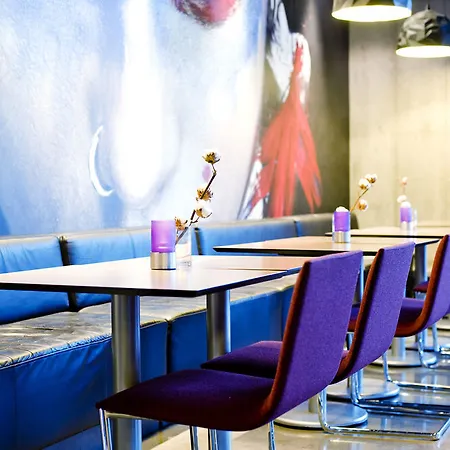 Hotel Comfort Square