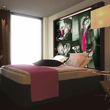 Comfort Square Hotel 4*