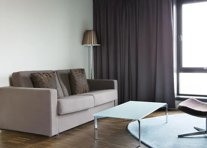 Ξενοδοχείο Comfort Square 4*