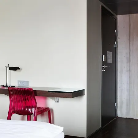 Comfort Square Hotel 4*