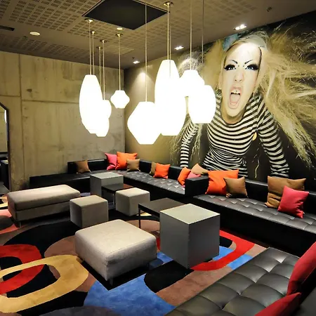 Hotel Comfort Square