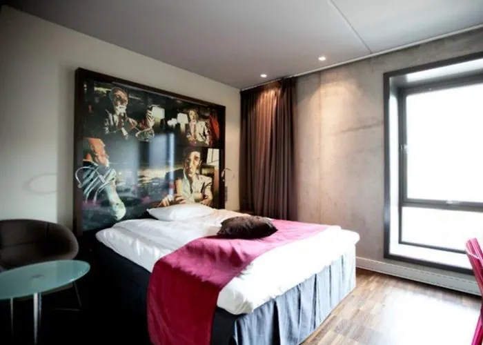 Szálloda Comfort Square 4*